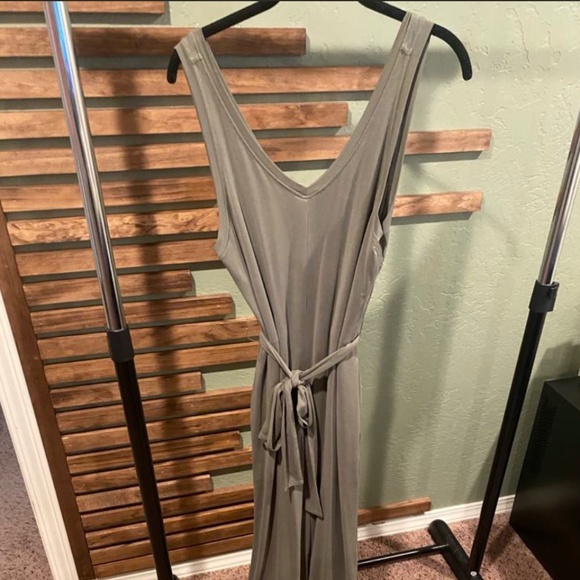 Zyia olive jumpsuit - Picture 3 of 7